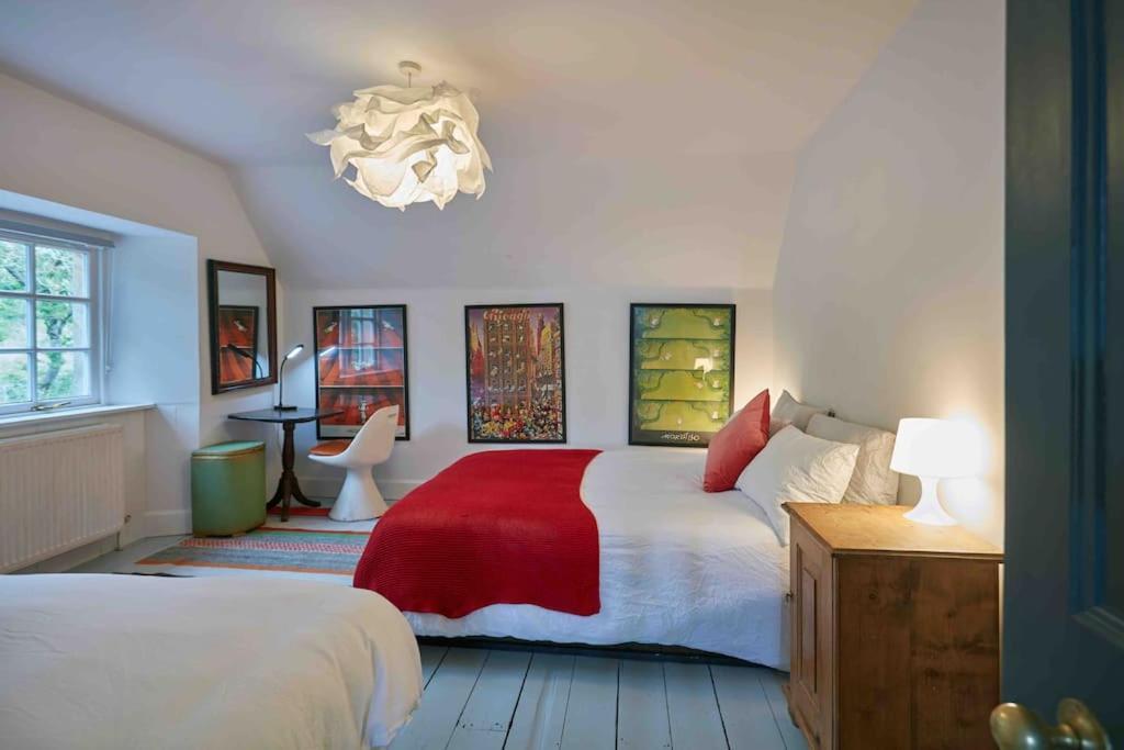 Sleeps 10. The Old Pink Library By Loch And River Villa Lochearnhead Esterno foto