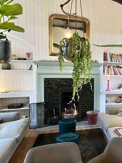 Sleeps 10. The Old Pink Library By Loch And River Villa Lochearnhead Esterno foto