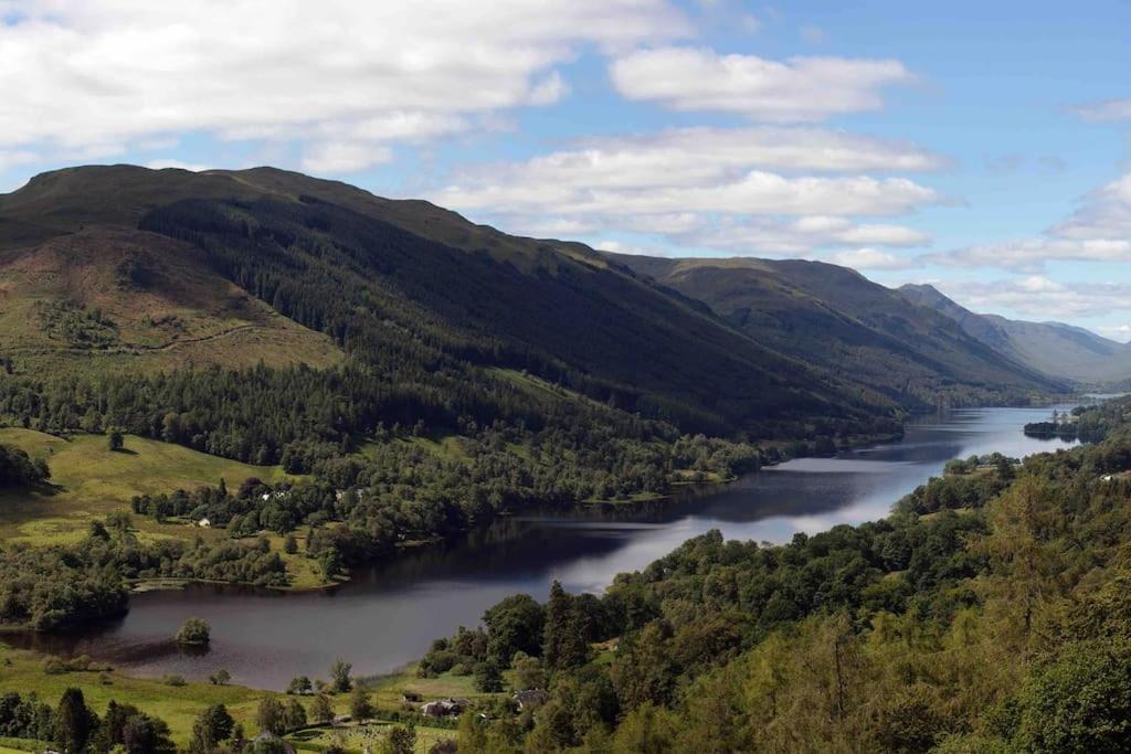 Sleeps 10. The Old Pink Library By Loch And River Villa Lochearnhead Esterno foto